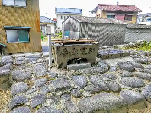 立野神社の手水舎