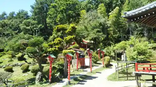 榊山稲荷神社の庭園