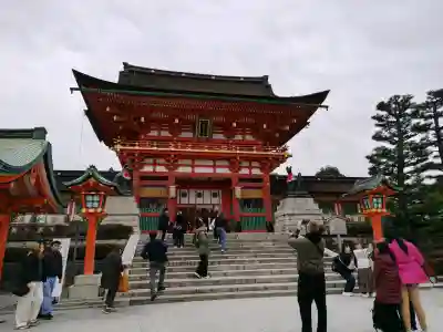 伏見稲荷大社の{uncategorized: "未分類", other: "その他", undefined: "問題あり", building: "その他建物", grave: "お墓", sacred_gate: "鳥居", guardian: "狛犬", statue: "像", buddha: "仏像", history: "歴史", nature: "自然", garden: "庭園", animal: "動物", pagoda: "塔", temizu: "手水舎", mountain_gate: "山門・神門", sanctuary: "本殿・本堂", subordinate: "末社・摂社", art: "芸術", scenery: "景色", jizo: "地蔵", ema: "絵馬", goshuin: "御朱印", omikuji: "おみくじ", items: "授与品その他", amulet: "お守り", goshuincho: "御朱印帳", eats: "食事", festival: "お祭り", votive_dance: "神楽", shichigosan: "七五三参", wedding: "結婚式", experience: "体験その他", initially: "初詣", around: "周辺", anti_infection: "感染症対策"}