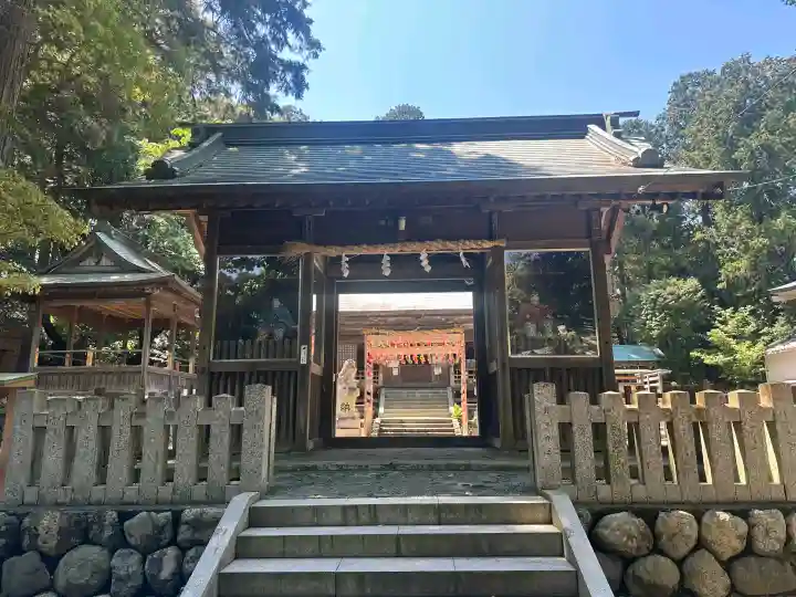 草薙神社の{uncategorized: "未分類", other: "その他", undefined: "問題あり", building: "その他建物", grave: "お墓", sacred_gate: "鳥居", guardian: "狛犬", statue: "像", buddha: "仏像", history: "歴史", nature: "自然", garden: "庭園", animal: "動物", pagoda: "塔", temizu: "手水舎", mountain_gate: "山門・神門", sanctuary: "本殿・本堂", subordinate: "末社・摂社", art: "芸術", scenery: "景色", jizo: "地蔵", ema: "絵馬", goshuin: "御朱印", omikuji: "おみくじ", items: "授与品その他", amulet: "お守り", goshuincho: "御朱印帳", eats: "食事", festival: "お祭り", votive_dance: "神楽", shichigosan: "七五三参", wedding: "結婚式", experience: "体験その他", initially: "初詣", around: "周辺", anti_infection: "感染症対策"}