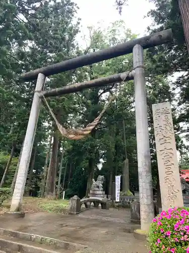 宇奈己呂和気神社の鳥居