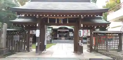 小岩神社の山門・神門