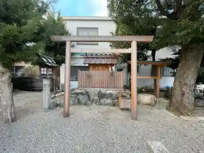 八幡神社(神社港)の{uncategorized: "未分類", other: "その他", undefined: "問題あり", building: "その他建物", grave: "お墓", sacred_gate: "鳥居", guardian: "狛犬", statue: "像", buddha: "仏像", history: "歴史", nature: "自然", garden: "庭園", animal: "動物", pagoda: "塔", temizu: "手水舎", mountain_gate: "山門・神門", sanctuary: "本殿・本堂", subordinate: "末社・摂社", art: "芸術", scenery: "景色", jizo: "地蔵", ema: "絵馬", goshuin: "御朱印", omikuji: "おみくじ", items: "授与品その他", amulet: "お守り", goshuincho: "御朱印帳", eats: "食事", festival: "お祭り", votive_dance: "神楽", shichigosan: "七五三参", wedding: "結婚式", experience: "体験その他", initially: "初詣", around: "周辺", anti_infection: "感染症対策"}