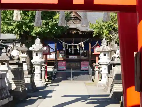 小泉稲荷神社の建物その他