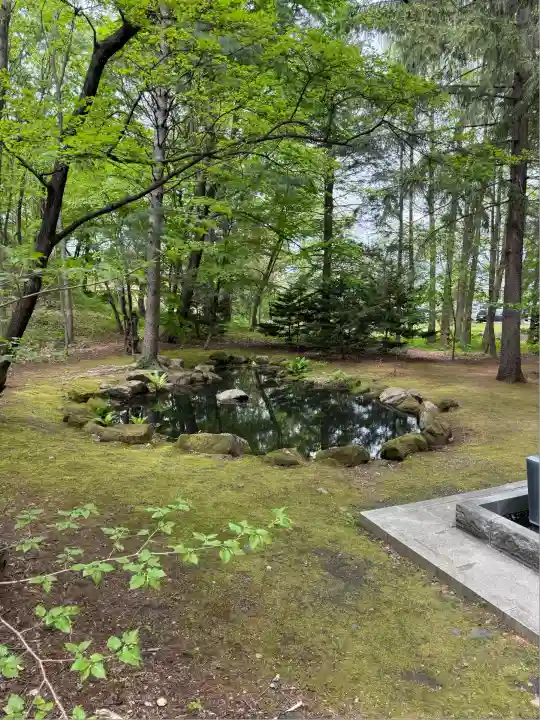 音更神社の庭園