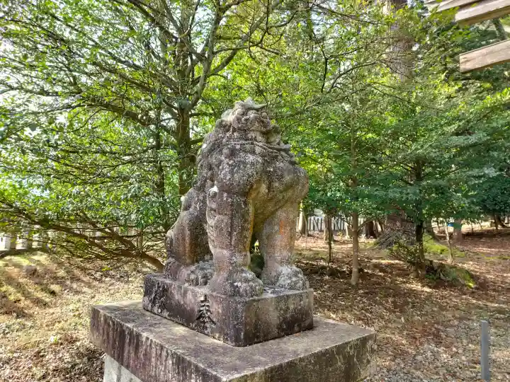 若狭彦神社(上社)の{uncategorized: "未分類", other: "その他", undefined: "問題あり", building: "その他建物", grave: "お墓", sacred_gate: "鳥居", guardian: "狛犬", statue: "像", buddha: "仏像", history: "歴史", nature: "自然", garden: "庭園", animal: "動物", pagoda: "塔", temizu: "手水舎", mountain_gate: "山門・神門", sanctuary: "本殿・本堂", subordinate: "末社・摂社", art: "芸術", scenery: "景色", jizo: "地蔵", ema: "絵馬", goshuin: "御朱印", omikuji: "おみくじ", items: "授与品その他", amulet: "お守り", goshuincho: "御朱印帳", eats: "食事", festival: "お祭り", votive_dance: "神楽", shichigosan: "七五三参", wedding: "結婚式", experience: "体験その他", initially: "初詣", around: "周辺", anti_infection: "感染症対策"}