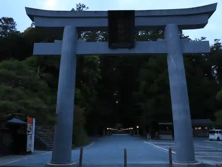 小國神社の{uncategorized: "未分類", other: "その他", undefined: "問題あり", building: "その他建物", grave: "お墓", sacred_gate: "鳥居", guardian: "狛犬", statue: "像", buddha: "仏像", history: "歴史", nature: "自然", garden: "庭園", animal: "動物", pagoda: "塔", temizu: "手水舎", mountain_gate: "山門・神門", sanctuary: "本殿・本堂", subordinate: "末社・摂社", art: "芸術", scenery: "景色", jizo: "地蔵", ema: "絵馬", goshuin: "御朱印", omikuji: "おみくじ", items: "授与品その他", amulet: "お守り", goshuincho: "御朱印帳", eats: "食事", festival: "お祭り", votive_dance: "神楽", shichigosan: "七五三参", wedding: "結婚式", experience: "体験その他", initially: "初詣", around: "周辺", anti_infection: "感染症対策"}