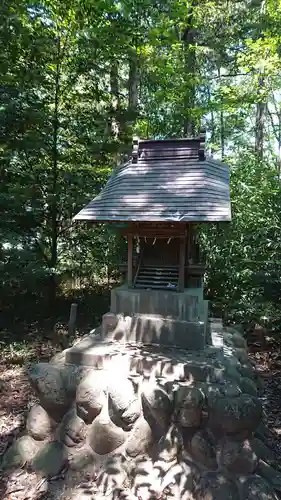 三ケ尻八幡神社の末社