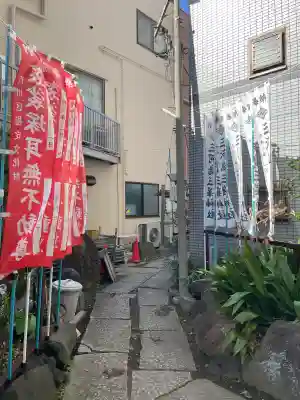 三峯神社の{uncategorized: "未分類", other: "その他", undefined: "問題あり", building: "その他建物", grave: "お墓", sacred_gate: "鳥居", guardian: "狛犬", statue: "像", buddha: "仏像", history: "歴史", nature: "自然", garden: "庭園", animal: "動物", pagoda: "塔", temizu: "手水舎", mountain_gate: "山門・神門", sanctuary: "本殿・本堂", subordinate: "末社・摂社", art: "芸術", scenery: "景色", jizo: "地蔵", ema: "絵馬", goshuin: "御朱印", omikuji: "おみくじ", items: "授与品その他", amulet: "お守り", goshuincho: "御朱印帳", eats: "食事", festival: "お祭り", votive_dance: "神楽", shichigosan: "七五三参", wedding: "結婚式", experience: "体験その他", initially: "初詣", around: "周辺", anti_infection: "感染症対策"}