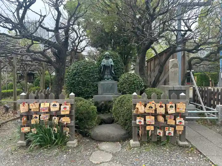 亀戸天神社の{uncategorized: "未分類", other: "その他", undefined: "問題あり", building: "その他建物", grave: "お墓", sacred_gate: "鳥居", guardian: "狛犬", statue: "像", buddha: "仏像", history: "歴史", nature: "自然", garden: "庭園", animal: "動物", pagoda: "塔", temizu: "手水舎", mountain_gate: "山門・神門", sanctuary: "本殿・本堂", subordinate: "末社・摂社", art: "芸術", scenery: "景色", jizo: "地蔵", ema: "絵馬", goshuin: "御朱印", omikuji: "おみくじ", items: "授与品その他", amulet: "お守り", goshuincho: "御朱印帳", eats: "食事", festival: "お祭り", votive_dance: "神楽", shichigosan: "七五三参", wedding: "結婚式", experience: "体験その他", initially: "初詣", around: "周辺", anti_infection: "感染症対策"}