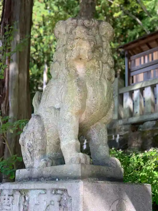 手長神社の狛犬
