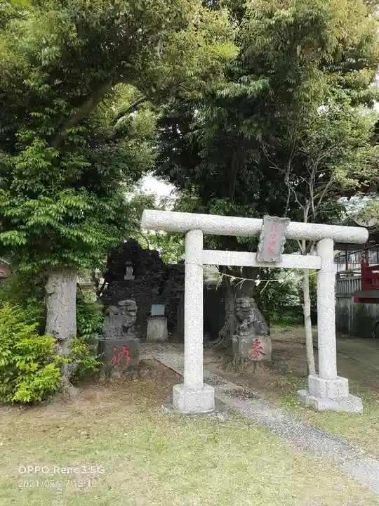 当代島稲荷神社の末社・摂社