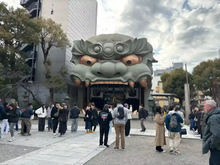 難波八阪神社の{uncategorized: "未分類", other: "その他", undefined: "問題あり", building: "その他建物", grave: "お墓", sacred_gate: "鳥居", guardian: "狛犬", statue: "像", buddha: "仏像", history: "歴史", nature: "自然", garden: "庭園", animal: "動物", pagoda: "塔", temizu: "手水舎", mountain_gate: "山門・神門", sanctuary: "本殿・本堂", subordinate: "末社・摂社", art: "芸術", scenery: "景色", jizo: "地蔵", ema: "絵馬", goshuin: "御朱印", omikuji: "おみくじ", items: "授与品その他", amulet: "お守り", goshuincho: "御朱印帳", eats: "食事", festival: "お祭り", votive_dance: "神楽", shichigosan: "七五三参", wedding: "結婚式", experience: "体験その他", initially: "初詣", around: "周辺", anti_infection: "感染症対策"}