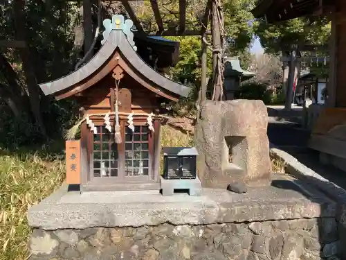磯良神社（疣水神社）の{uncategorized: "未分類", other: "その他", undefined: "問題あり", building: "その他建物", grave: "お墓", sacred_gate: "鳥居", guardian: "狛犬", statue: "像", buddha: "仏像", history: "歴史", nature: "自然", garden: "庭園", animal: "動物", pagoda: "塔", temizu: "手水舎", mountain_gate: "山門・神門", sanctuary: "本殿・本堂", subordinate: "末社・摂社", art: "芸術", scenery: "景色", jizo: "地蔵", ema: "絵馬", goshuin: "御朱印", omikuji: "おみくじ", items: "授与品その他", amulet: "お守り", goshuincho: "御朱印帳", eats: "食事", festival: "お祭り", votive_dance: "神楽", shichigosan: "七五三参", wedding: "結婚式", experience: "体験その他", initially: "初詣", around: "周辺", anti_infection: "感染症対策"}