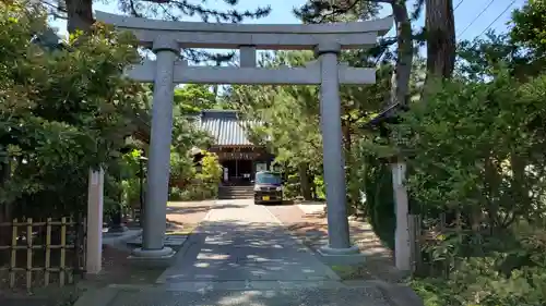 諏訪神社の鳥居