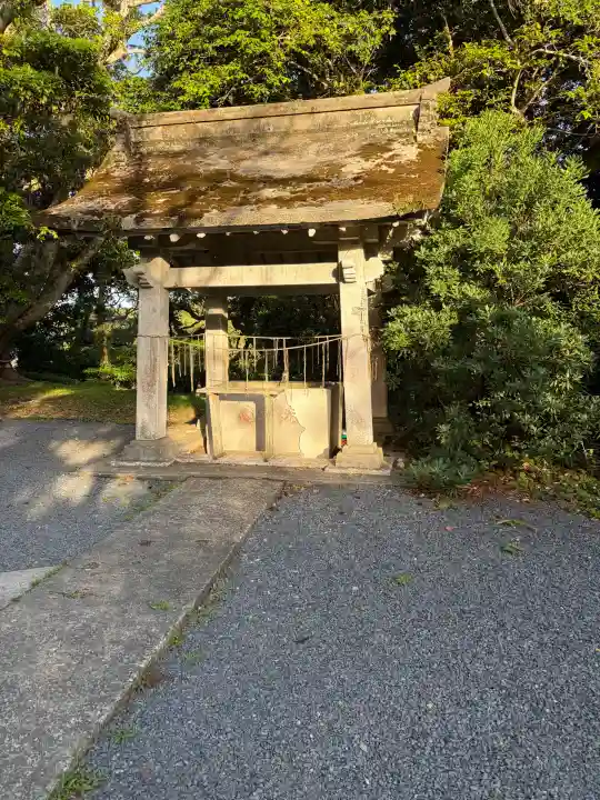 遠見岬神社の{uncategorized: "未分類", other: "その他", undefined: "問題あり", building: "その他建物", grave: "お墓", sacred_gate: "鳥居", guardian: "狛犬", statue: "像", buddha: "仏像", history: "歴史", nature: "自然", garden: "庭園", animal: "動物", pagoda: "塔", temizu: "手水舎", mountain_gate: "山門・神門", sanctuary: "本殿・本堂", subordinate: "末社・摂社", art: "芸術", scenery: "景色", jizo: "地蔵", ema: "絵馬", goshuin: "御朱印", omikuji: "おみくじ", items: "授与品その他", amulet: "お守り", goshuincho: "御朱印帳", eats: "食事", festival: "お祭り", votive_dance: "神楽", shichigosan: "七五三参", wedding: "結婚式", experience: "体験その他", initially: "初詣", around: "周辺", anti_infection: "感染症対策"}