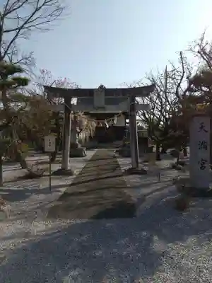 諏訪神社の鳥居