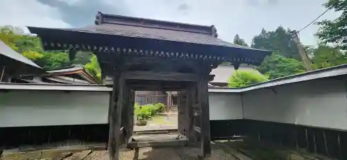 華蔵院の山門・神門