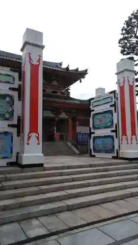 耕三寺の山門・神門
