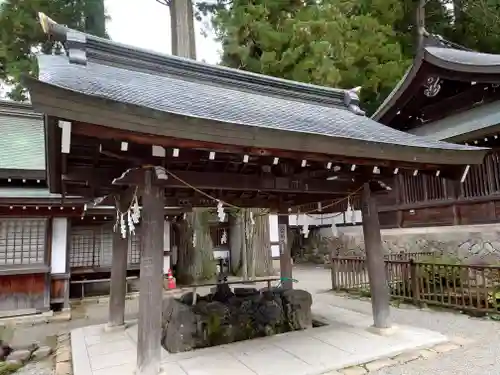 飛驒一宮水無神社の手水舎