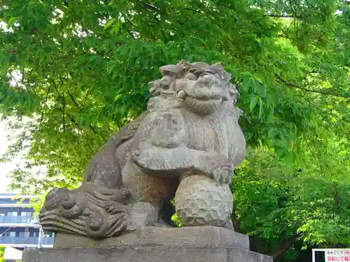 鎮守氷川神社の狛犬