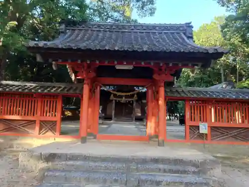大岡白山神社の山門・神門