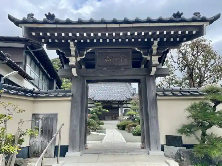 東漸寺の{uncategorized: "未分類", other: "その他", undefined: "問題あり", building: "その他建物", grave: "お墓", sacred_gate: "鳥居", guardian: "狛犬", statue: "像", buddha: "仏像", history: "歴史", nature: "自然", garden: "庭園", animal: "動物", pagoda: "塔", temizu: "手水舎", mountain_gate: "山門・神門", sanctuary: "本殿・本堂", subordinate: "末社・摂社", art: "芸術", scenery: "景色", jizo: "地蔵", ema: "絵馬", goshuin: "御朱印", omikuji: "おみくじ", items: "授与品その他", amulet: "お守り", goshuincho: "御朱印帳", eats: "食事", festival: "お祭り", votive_dance: "神楽", shichigosan: "七五三参", wedding: "結婚式", experience: "体験その他", initially: "初詣", around: "周辺", anti_infection: "感染症対策"}