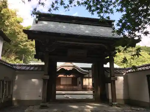 西山興隆寺の山門・神門