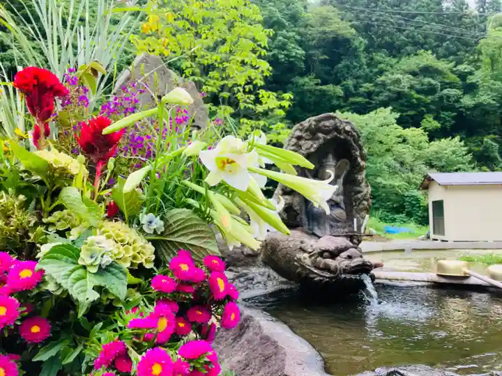 妙龍神社の手水舎