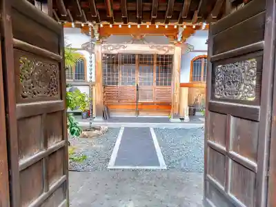 礼光寺の山門・神門