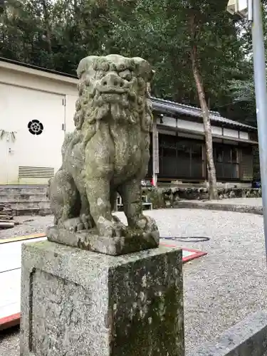 伊佐和神社の狛犬