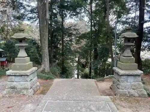 大井神社の{uncategorized: "未分類", other: "その他", undefined: "問題あり", building: "その他建物", grave: "お墓", sacred_gate: "鳥居", guardian: "狛犬", statue: "像", buddha: "仏像", history: "歴史", nature: "自然", garden: "庭園", animal: "動物", pagoda: "塔", temizu: "手水舎", mountain_gate: "山門・神門", sanctuary: "本殿・本堂", subordinate: "末社・摂社", art: "芸術", scenery: "景色", jizo: "地蔵", ema: "絵馬", goshuin: "御朱印", omikuji: "おみくじ", items: "授与品その他", amulet: "お守り", goshuincho: "御朱印帳", eats: "食事", festival: "お祭り", votive_dance: "神楽", shichigosan: "七五三参", wedding: "結婚式", experience: "体験その他", initially: "初詣", around: "周辺", anti_infection: "感染症対策"}