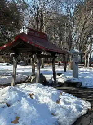 十勝護国神社の{uncategorized: "未分類", other: "その他", undefined: "問題あり", building: "その他建物", grave: "お墓", sacred_gate: "鳥居", guardian: "狛犬", statue: "像", buddha: "仏像", history: "歴史", nature: "自然", garden: "庭園", animal: "動物", pagoda: "塔", temizu: "手水舎", mountain_gate: "山門・神門", sanctuary: "本殿・本堂", subordinate: "末社・摂社", art: "芸術", scenery: "景色", jizo: "地蔵", ema: "絵馬", goshuin: "御朱印", omikuji: "おみくじ", items: "授与品その他", amulet: "お守り", goshuincho: "御朱印帳", eats: "食事", festival: "お祭り", votive_dance: "神楽", shichigosan: "七五三参", wedding: "結婚式", experience: "体験その他", initially: "初詣", around: "周辺", anti_infection: "感染症対策"}