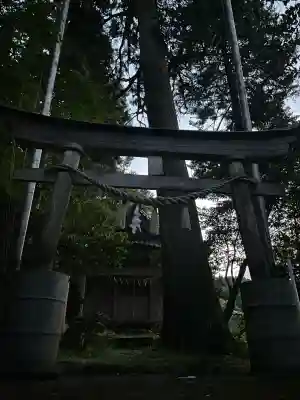 岩上神社の{uncategorized: "未分類", other: "その他", undefined: "問題あり", building: "その他建物", grave: "お墓", sacred_gate: "鳥居", guardian: "狛犬", statue: "像", buddha: "仏像", history: "歴史", nature: "自然", garden: "庭園", animal: "動物", pagoda: "塔", temizu: "手水舎", mountain_gate: "山門・神門", sanctuary: "本殿・本堂", subordinate: "末社・摂社", art: "芸術", scenery: "景色", jizo: "地蔵", ema: "絵馬", goshuin: "御朱印", omikuji: "おみくじ", items: "授与品その他", amulet: "お守り", goshuincho: "御朱印帳", eats: "食事", festival: "お祭り", votive_dance: "神楽", shichigosan: "七五三参", wedding: "結婚式", experience: "体験その他", initially: "初詣", around: "周辺", anti_infection: "感染症対策"}