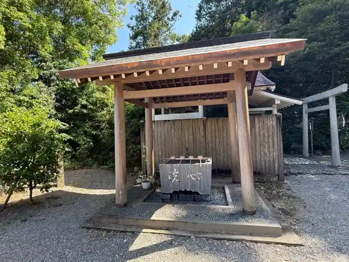 磯部神社の{uncategorized: "未分類", other: "その他", undefined: "問題あり", building: "その他建物", grave: "お墓", sacred_gate: "鳥居", guardian: "狛犬", statue: "像", buddha: "仏像", history: "歴史", nature: "自然", garden: "庭園", animal: "動物", pagoda: "塔", temizu: "手水舎", mountain_gate: "山門・神門", sanctuary: "本殿・本堂", subordinate: "末社・摂社", art: "芸術", scenery: "景色", jizo: "地蔵", ema: "絵馬", goshuin: "御朱印", omikuji: "おみくじ", items: "授与品その他", amulet: "お守り", goshuincho: "御朱印帳", eats: "食事", festival: "お祭り", votive_dance: "神楽", shichigosan: "七五三参", wedding: "結婚式", experience: "体験その他", initially: "初詣", around: "周辺", anti_infection: "感染症対策"}