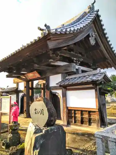 耕龍寺の山門