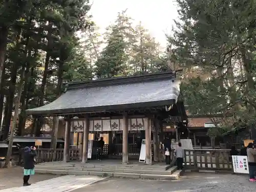 諏訪大社の本殿・本堂