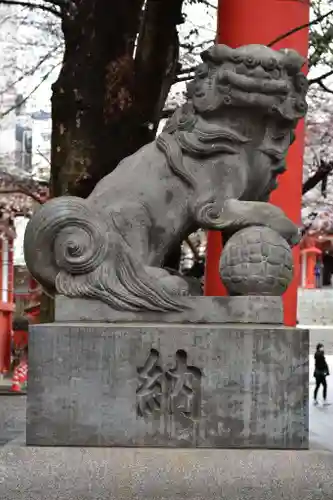 花園神社の狛犬