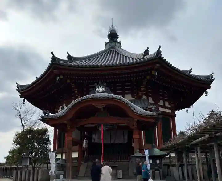 興福寺 南円堂の{uncategorized: "未分類", other: "その他", undefined: "問題あり", building: "その他建物", grave: "お墓", sacred_gate: "鳥居", guardian: "狛犬", statue: "像", buddha: "仏像", history: "歴史", nature: "自然", garden: "庭園", animal: "動物", pagoda: "塔", temizu: "手水舎", mountain_gate: "山門・神門", sanctuary: "本殿・本堂", subordinate: "末社・摂社", art: "芸術", scenery: "景色", jizo: "地蔵", ema: "絵馬", goshuin: "御朱印", omikuji: "おみくじ", items: "授与品その他", amulet: "お守り", goshuincho: "御朱印帳", eats: "食事", festival: "お祭り", votive_dance: "神楽", shichigosan: "七五三参", wedding: "結婚式", experience: "体験その他", initially: "初詣", around: "周辺", anti_infection: "感染症対策"}