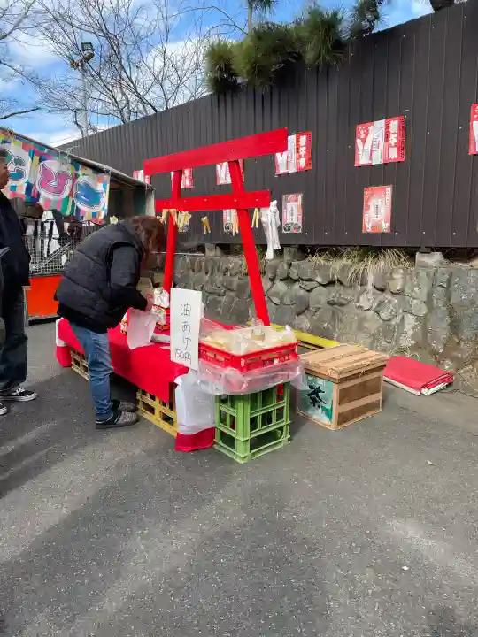 白笹稲荷神社の{uncategorized: "未分類", other: "その他", undefined: "問題あり", building: "その他建物", grave: "お墓", sacred_gate: "鳥居", guardian: "狛犬", statue: "像", buddha: "仏像", history: "歴史", nature: "自然", garden: "庭園", animal: "動物", pagoda: "塔", temizu: "手水舎", mountain_gate: "山門・神門", sanctuary: "本殿・本堂", subordinate: "末社・摂社", art: "芸術", scenery: "景色", jizo: "地蔵", ema: "絵馬", goshuin: "御朱印", omikuji: "おみくじ", items: "授与品その他", amulet: "お守り", goshuincho: "御朱印帳", eats: "食事", festival: "お祭り", votive_dance: "神楽", shichigosan: "七五三参", wedding: "結婚式", experience: "体験その他", initially: "初詣", around: "周辺", anti_infection: "感染症対策"}