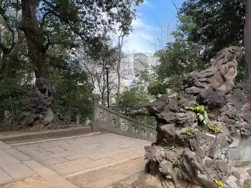 赤坂氷川神社の{uncategorized: "未分類", other: "その他", undefined: "問題あり", building: "その他建物", grave: "お墓", sacred_gate: "鳥居", guardian: "狛犬", statue: "像", buddha: "仏像", history: "歴史", nature: "自然", garden: "庭園", animal: "動物", pagoda: "塔", temizu: "手水舎", mountain_gate: "山門・神門", sanctuary: "本殿・本堂", subordinate: "末社・摂社", art: "芸術", scenery: "景色", jizo: "地蔵", ema: "絵馬", goshuin: "御朱印", omikuji: "おみくじ", items: "授与品その他", amulet: "お守り", goshuincho: "御朱印帳", eats: "食事", festival: "お祭り", votive_dance: "神楽", shichigosan: "七五三参", wedding: "結婚式", experience: "体験その他", initially: "初詣", around: "周辺", anti_infection: "感染症対策"}