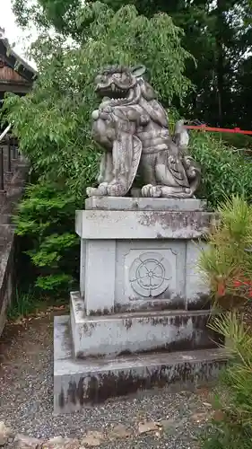 建勲神社の狛犬