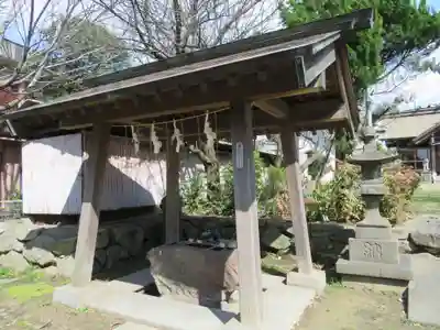神明社の手水舎
