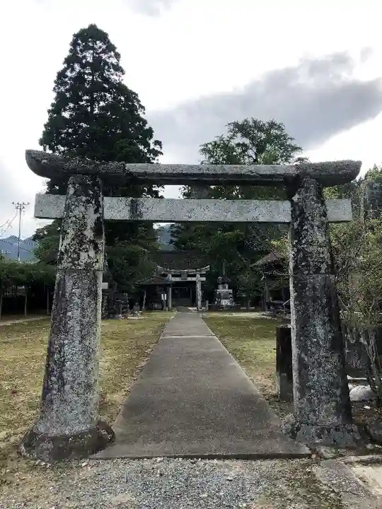 天山神社の鳥居
