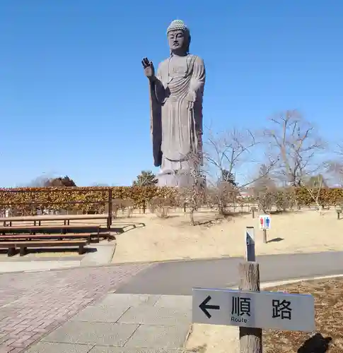 東本願寺本廟 牛久浄苑（牛久大仏）の仏像