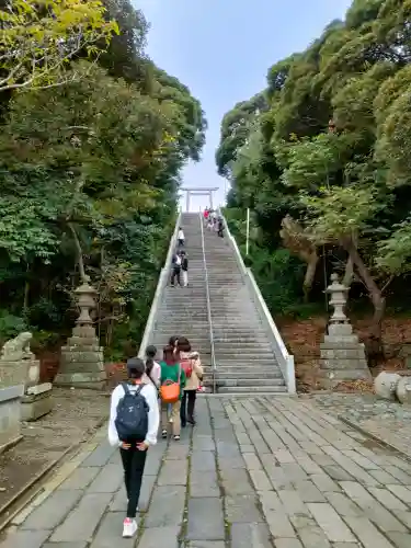 大洗磯前神社の{uncategorized: "未分類", other: "その他", undefined: "問題あり", building: "その他建物", grave: "お墓", sacred_gate: "鳥居", guardian: "狛犬", statue: "像", buddha: "仏像", history: "歴史", nature: "自然", garden: "庭園", animal: "動物", pagoda: "塔", temizu: "手水舎", mountain_gate: "山門・神門", sanctuary: "本殿・本堂", subordinate: "末社・摂社", art: "芸術", scenery: "景色", jizo: "地蔵", ema: "絵馬", goshuin: "御朱印", omikuji: "おみくじ", items: "授与品その他", amulet: "お守り", goshuincho: "御朱印帳", eats: "食事", festival: "お祭り", votive_dance: "神楽", shichigosan: "七五三参", wedding: "結婚式", experience: "体験その他", initially: "初詣", around: "周辺", anti_infection: "感染症対策"}