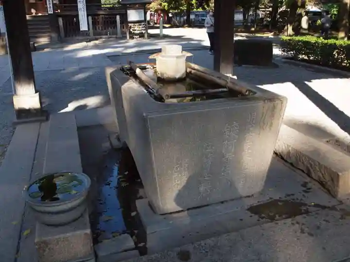 鑁阿寺の手水舎