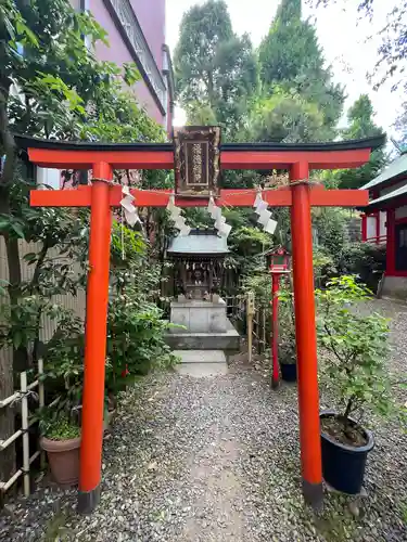 三田春日神社の末社