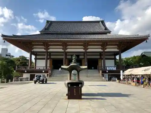 西新井大師総持寺の本殿・本堂