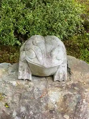 華厳寺（鈴虫寺）の狛犬
